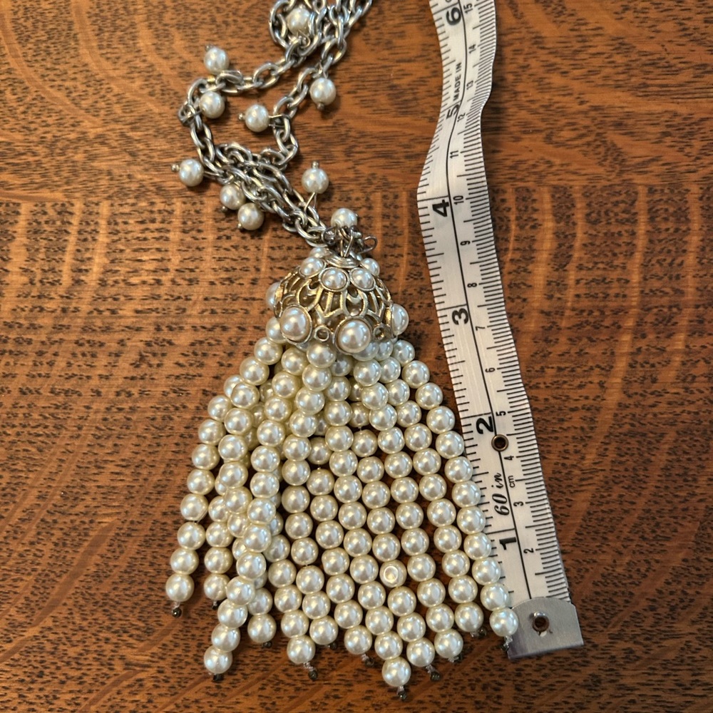 Banana Republic Vintage Gold and Cream Pearl Tassel Necklace - Picture 3 of 3